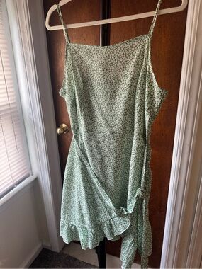 SHEIN Light Green Floral Spaghetti-Strap Mini Dress